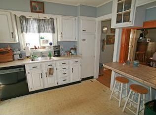 27 Hoover Rd, Irondequoit, NY 14617