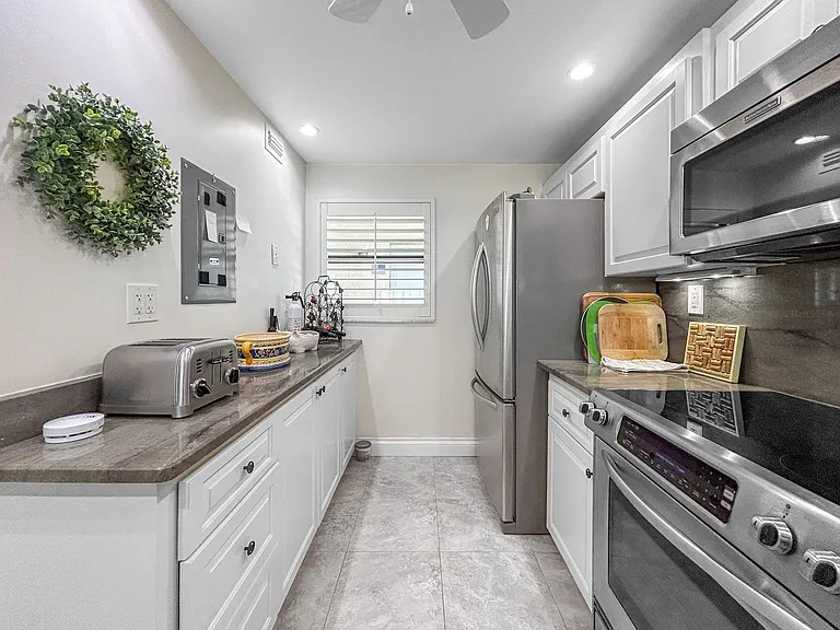 17580 Gulf Blvd #209 — Photo 8