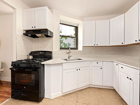 3rd image of 17 E 131st St APT 1B
