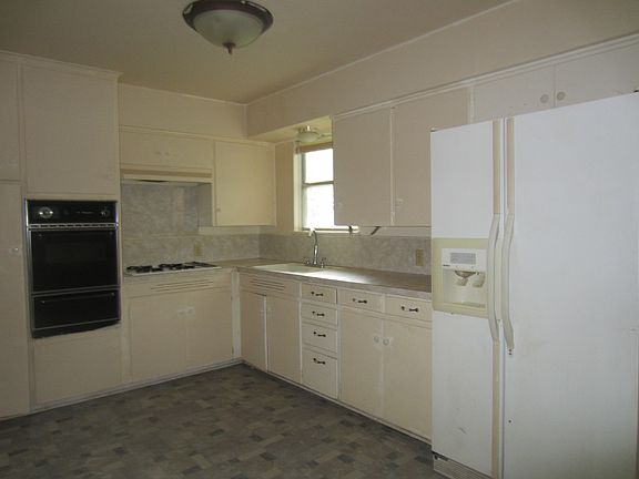 5th image of 1106 S 25th St