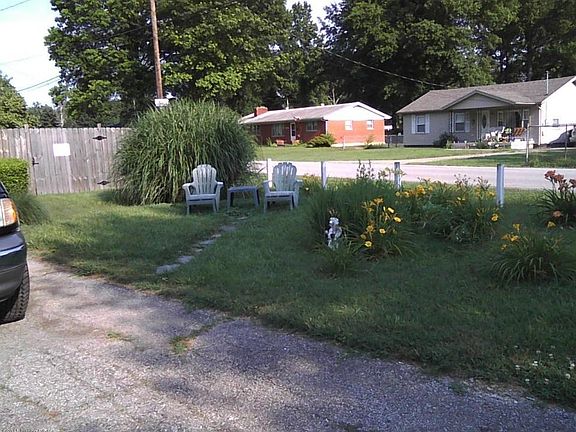 spring side yard.jpg