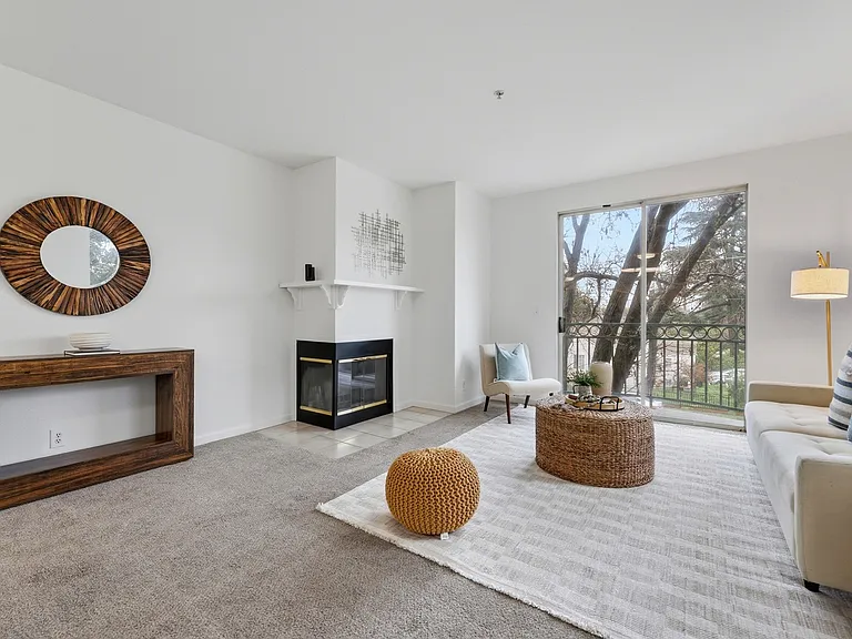 951 S 12th St #220 — Photo 3