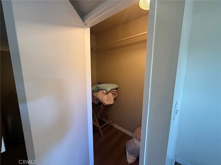 9131 Burnet Ave #10 — Photo 25