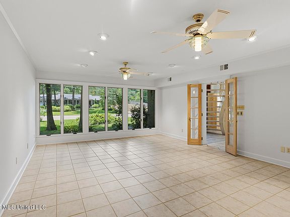 3rd image of 3954 Eastwood Dr