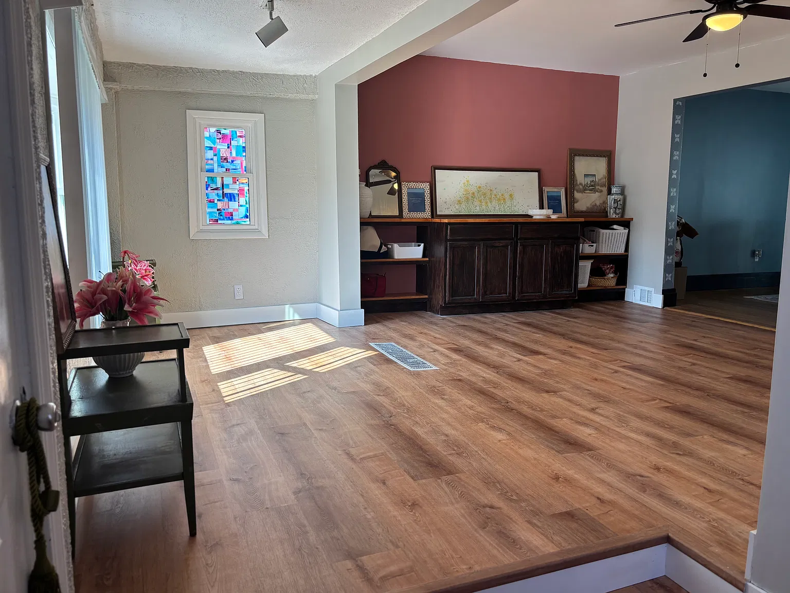 3 bed, 1.5 bath, 1254 sqft, $1,900 — Photo 2
