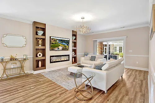 4821 Luster Leaf Cir #101 Photo 1
