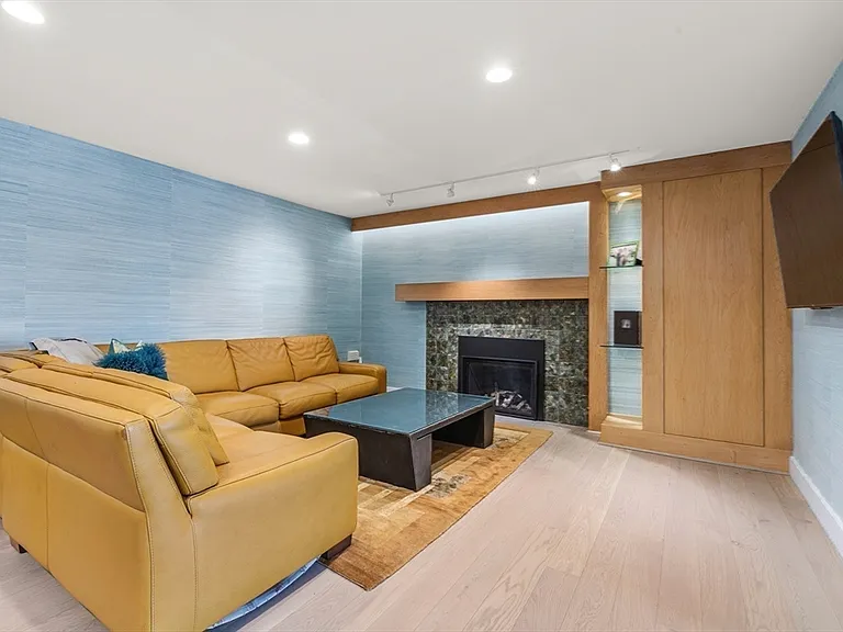 37 Beverly Rd — Photo 30