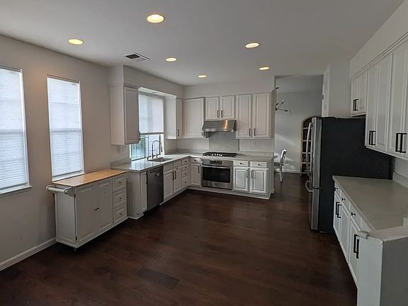 4th image of 246 Biarritz Ct