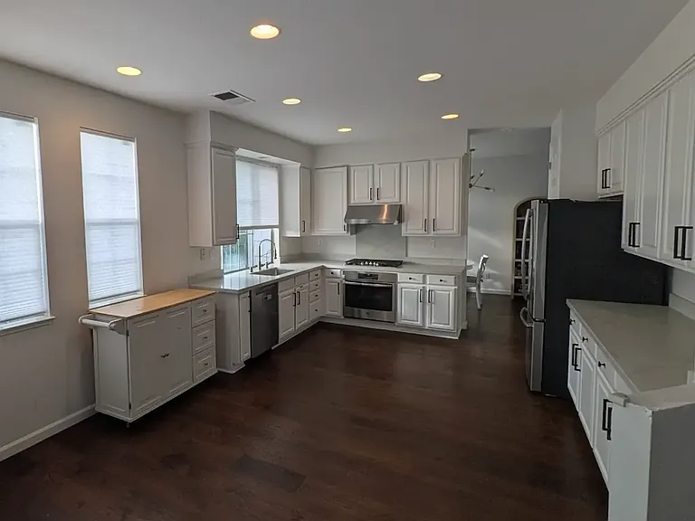 246 Biarritz Ct — Photo 4