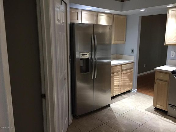 3rd image of 967 Wilderland Dr