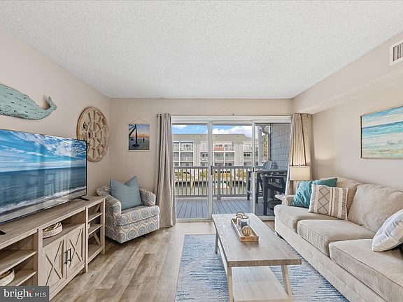 3rd image of 12301 Jamaica Ave #A20501