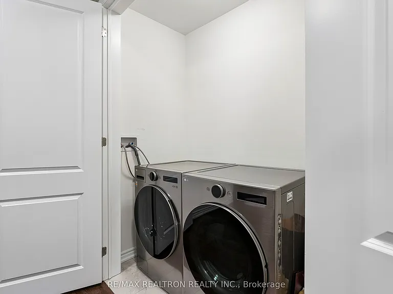 8 Thomas Frisby Jr Cres — Photo 21