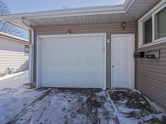 5th image of 1119 22nd Ave S