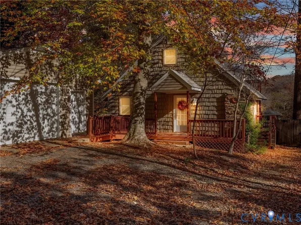 7048 Lakeshore Dr, Quinton, VA 23141