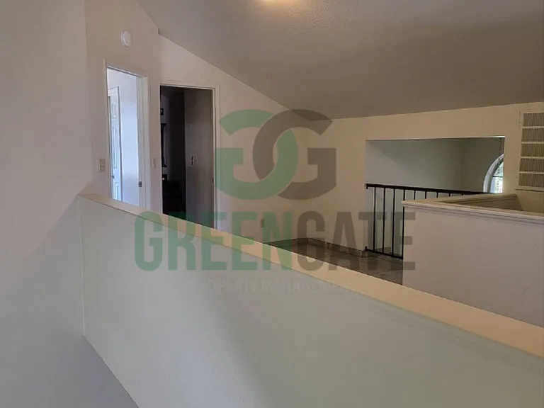 2428 Woodvale Dr — Photo 44