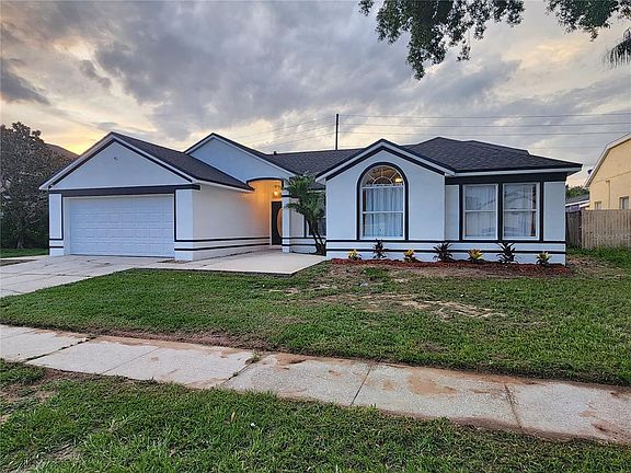 2nd image of 2883 Picadilly Cir