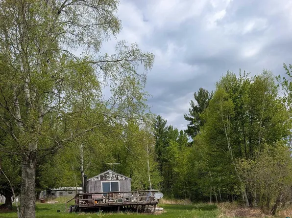 9086 Green Rd, Hibbing, MN 55746