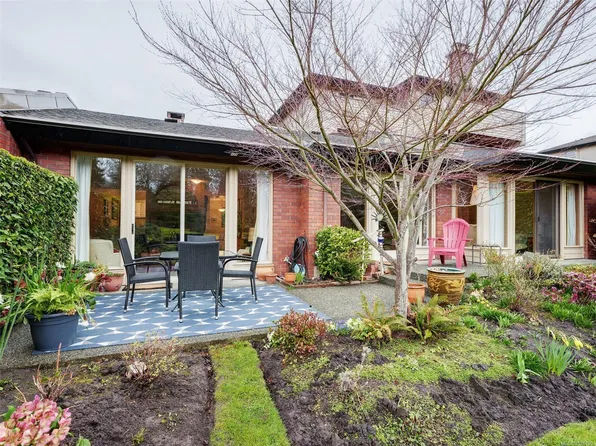 2345 Cedar Hill Cross Rd #125, Oak Bay, BC V8P 5M8