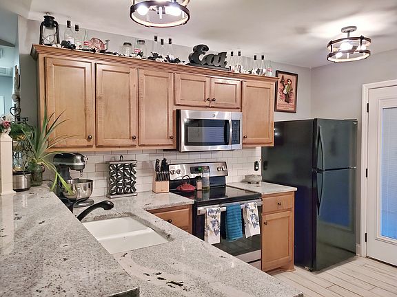 Sparkling granite countertops