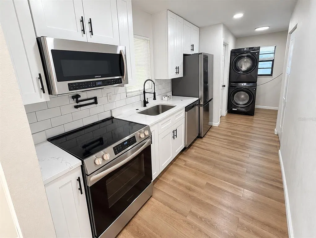 3 bed, 2.0 bath, 1324 sqft, $2,250 — Photo 4