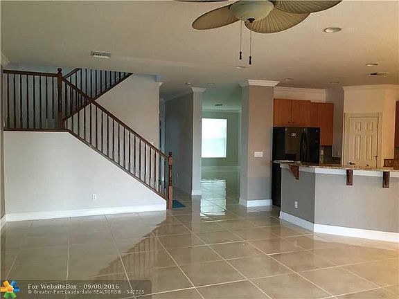 3rd image of 1843 SW Newport Isles Blvd