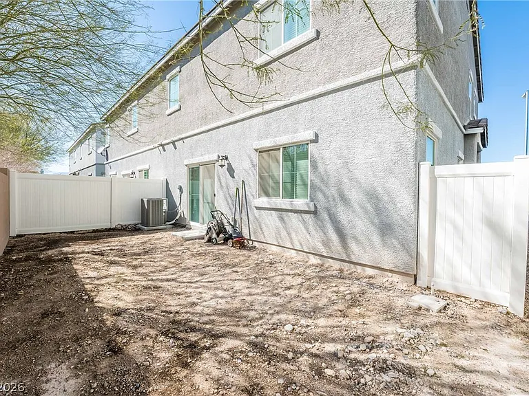 2725 Rainy Meadows Ave — Photo 42