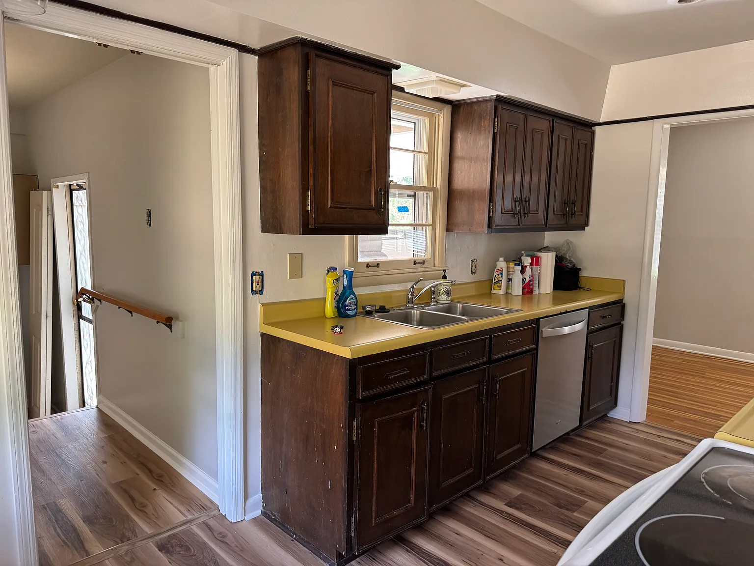 3 bed, 1000 sqft, $1,350 — Photo 4