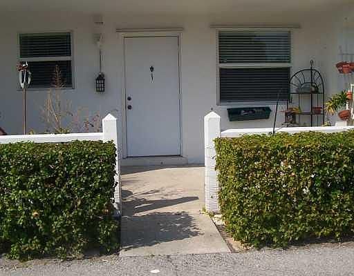 1st image of 111 SE 1st St APT 1