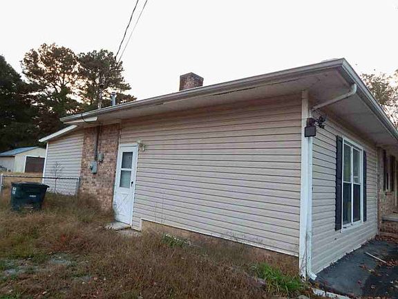 4th image of 145 Cardinal Dr NE