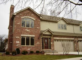 217 W Quincy St, Westmont, IL 60559