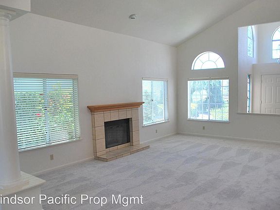 3rd image of 3559 Shadow Creek Dr
