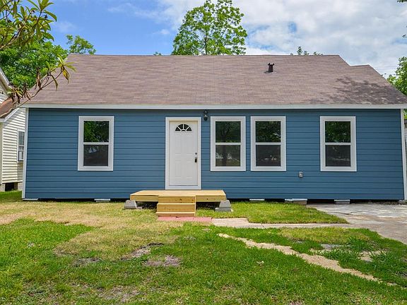 3rd image of 703 Schilling St