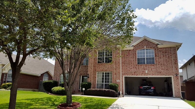 1st image of 631 Laura Ln