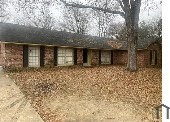 4 bed, $1,500 — Photo 2