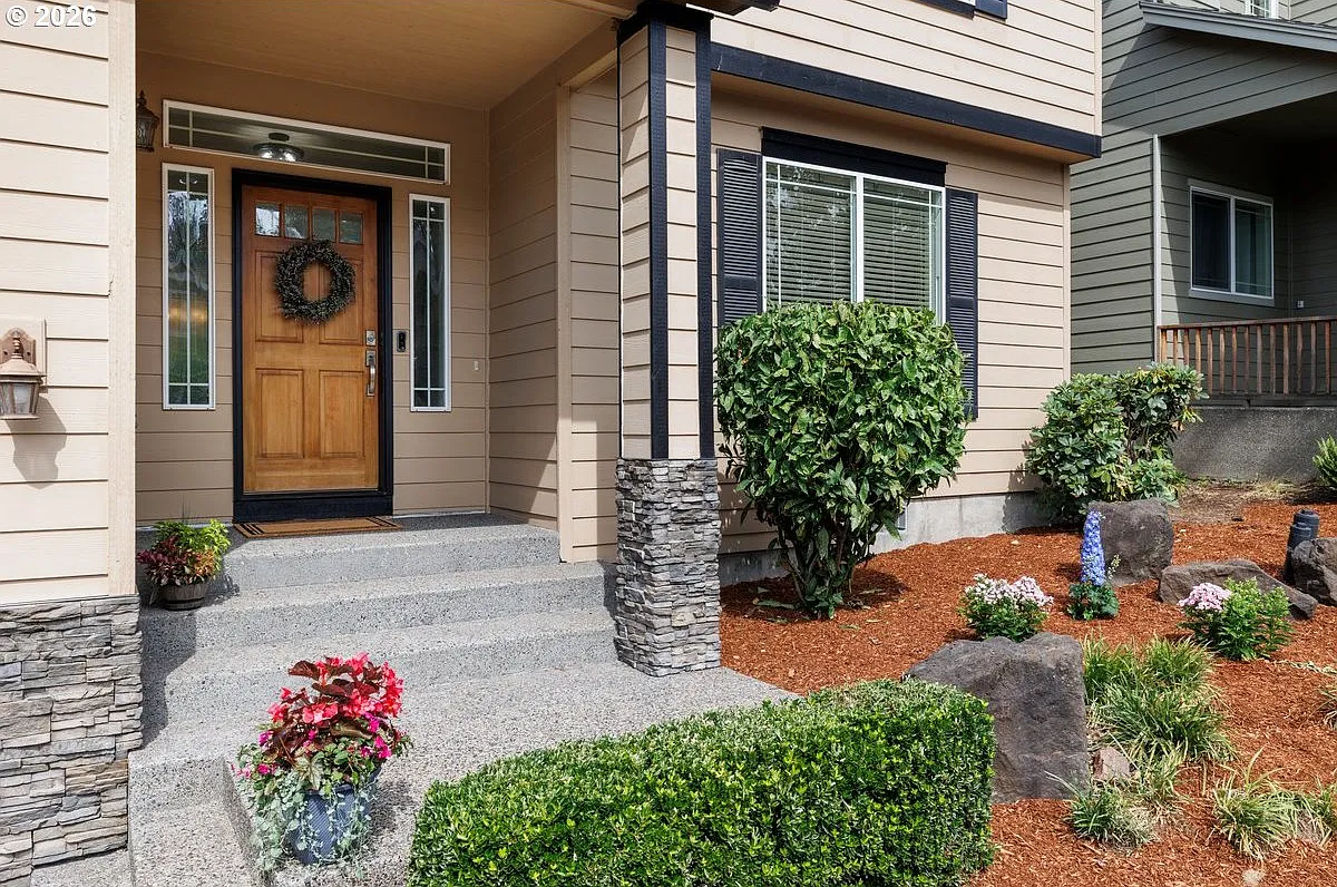 5 bed, 2.5 bath, 2616 sqft, $3,600 — Photo 4