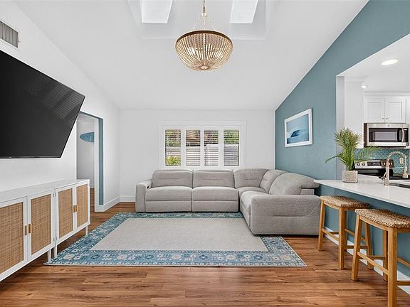 5th image of 4713 MONTROSE AVENUE