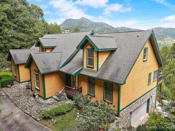 70 Cloud Nine Rd, Leicester, NC 28748