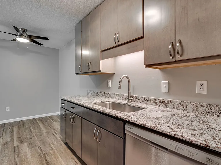 Garden Oaks Apartments — Photo 39