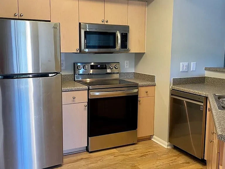 3690 NW Mediterranean Ln #12-305 — Photo 3