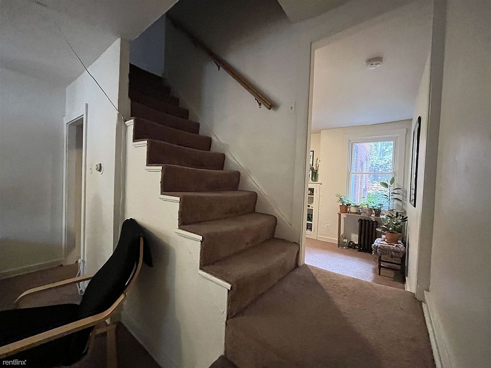 1st image of 119 Chesterfield Rd