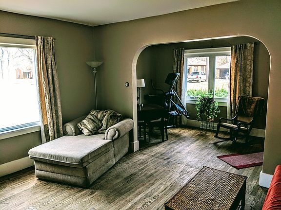 5th image of 2921 Waalkes St