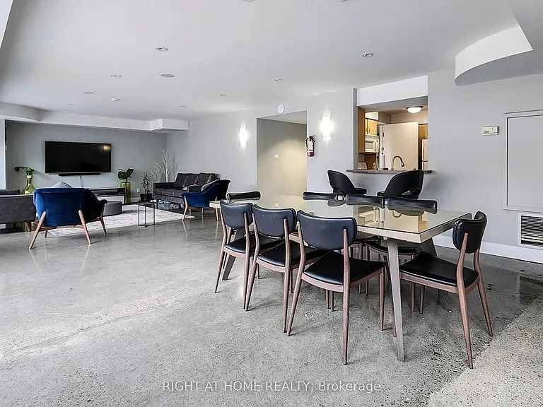 255 Richmond St E #401 — Photo 32