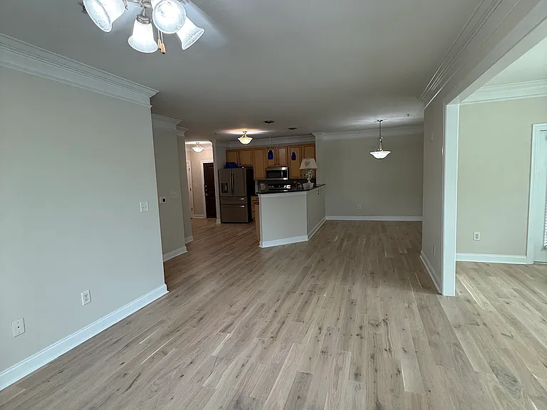 2244 Ashley Crossing Dr #424 — Photo 2