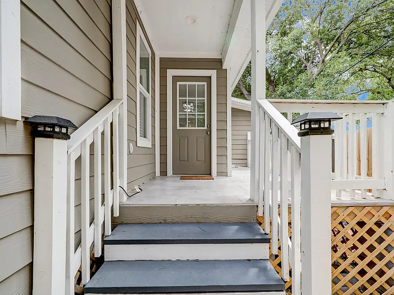 4801 Avenue H — Photo 28