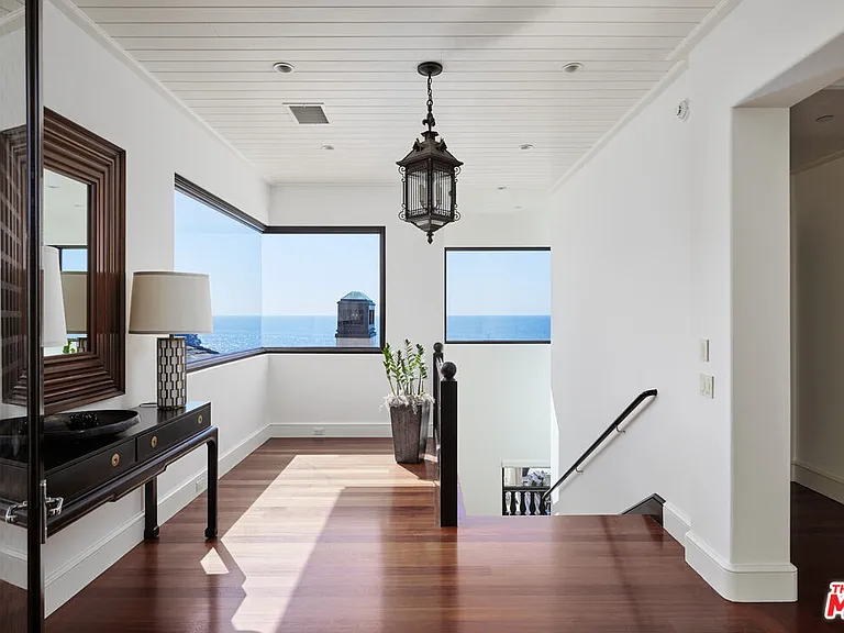 31 Bay Dr — Photo 17