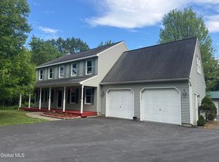 425 Tempel Ln, Rensselaer, NY 12144
