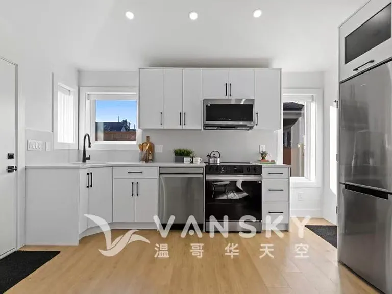 2XX Osborne Ave #LANEWAY HOUSE — Photo 1
