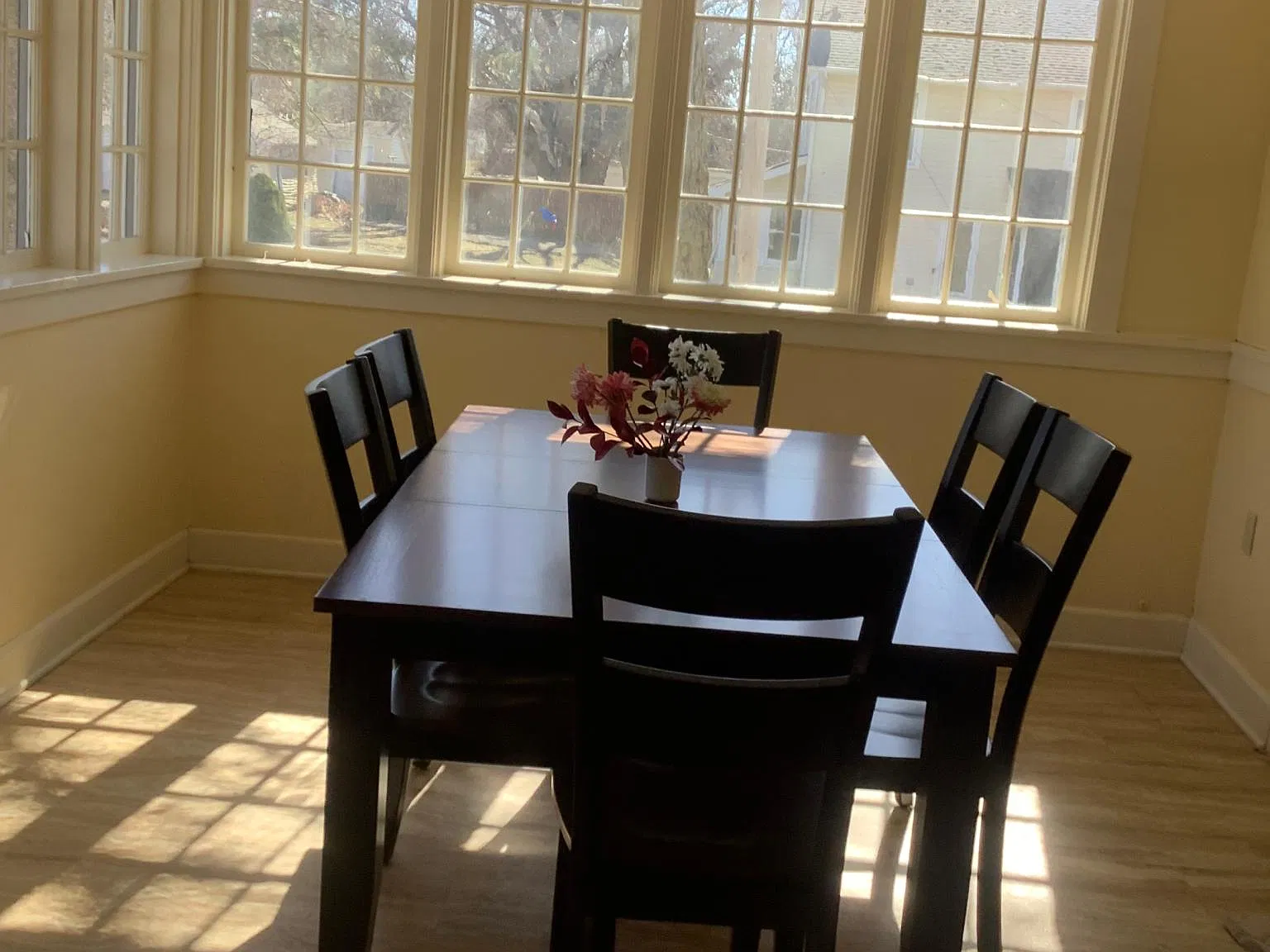 3 bed, 1.5 bath, 2100 sqft, $1,325 — Photo 3