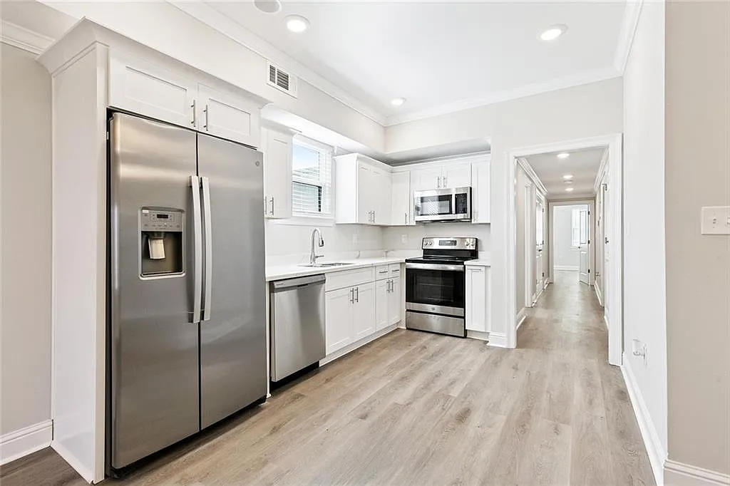 3 bed, 1234 sqft, $2,200 — Photo 2