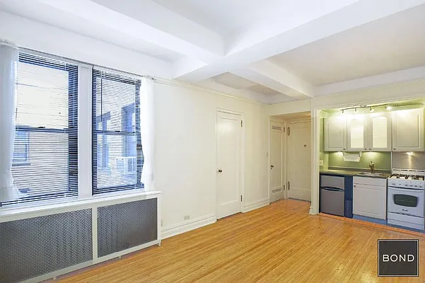 Rented by Bond New York | media 29